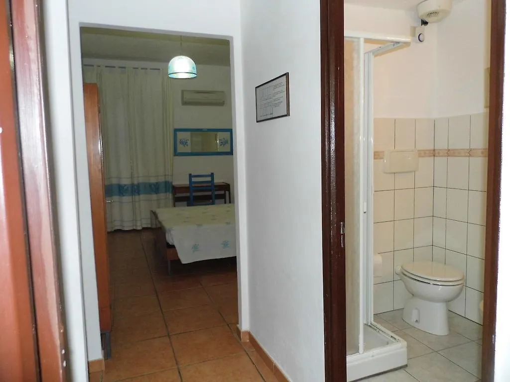 **  Lina Hotel Stintino Italia
